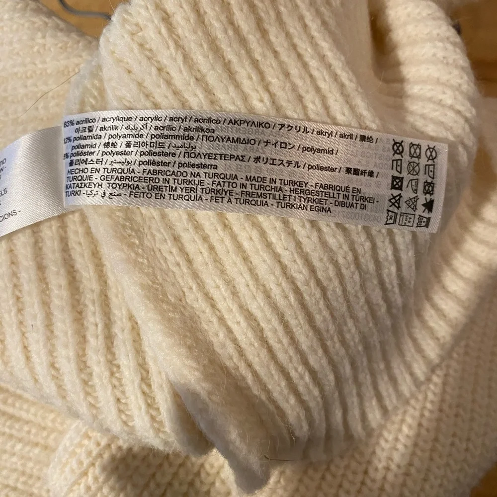 ZARA CREAM CABLE KNIT PEARL EMBELLISHED OVERSIZED COLLAR SWEATER SZ SMALL - Picture 9 of 9